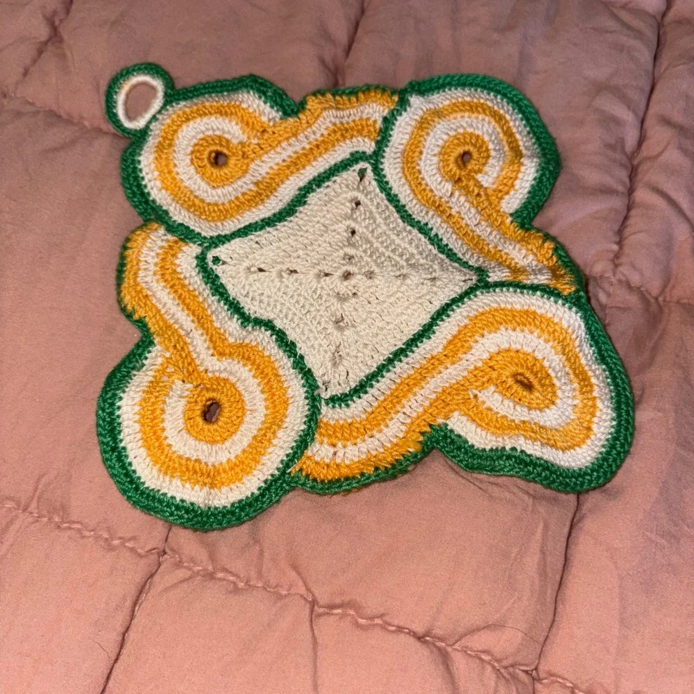 Vintage Handmade Crochet Pot Holders Set of 2 Green Yellow Swirl Retro Hot Pads